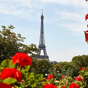 ***** Hotel Plaza Athenee - Dorchester Collection Frankrig